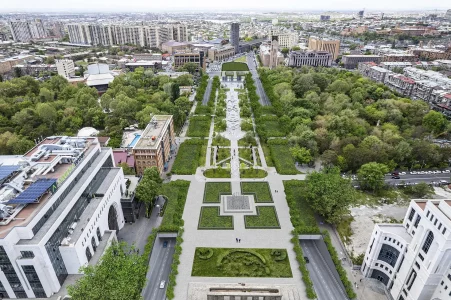 Boulevard of the 2800th anniversary of Yerevan 4